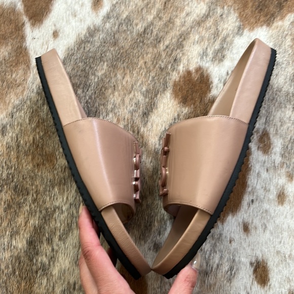 SOLD Saint Laurent Joan Leather Slides - Picture 5 of 9
